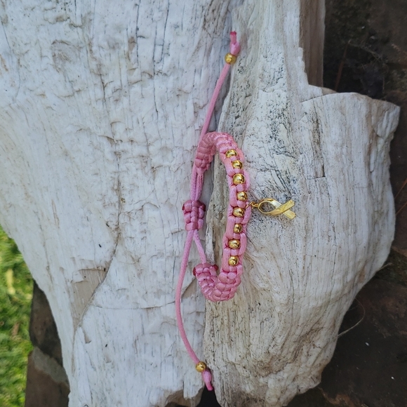 Handmade breast cancer bracelet. New. - Picture 7 of 7